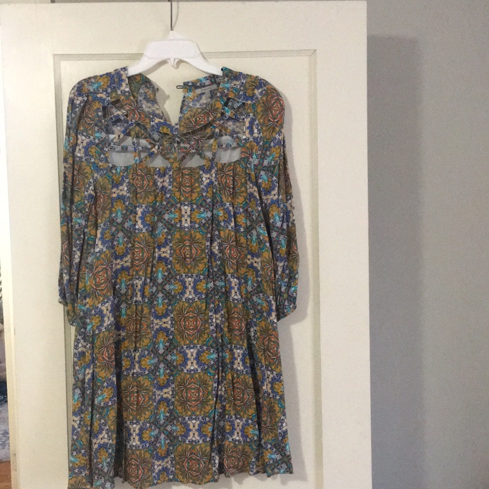 3/4 Length Sleeve Dress with Cut Put detail